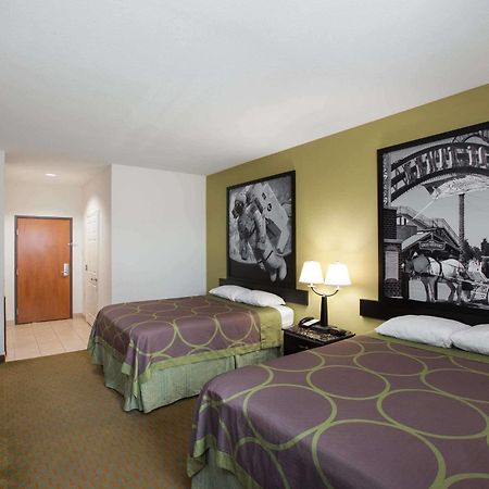 Super 8 By Wyndham Laporte La Porte Exteriér fotografie