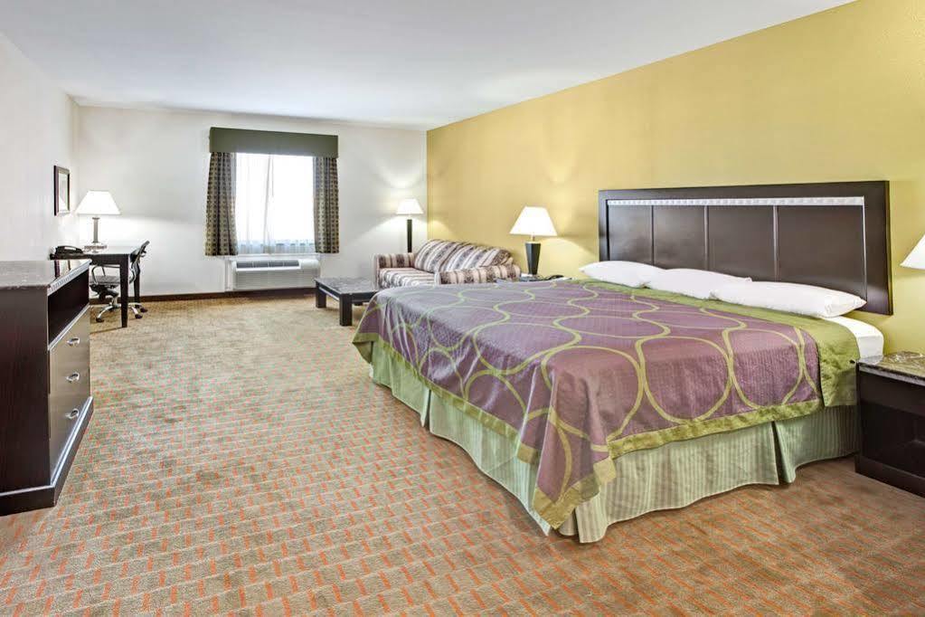Super 8 By Wyndham Laporte La Porte Exteriér fotografie